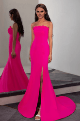 Vestido de fiesta ajustado sin tirantes con volante