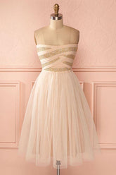 A-Line Strapless Knee-Length Sweetheart Tulle Homecoming Dress