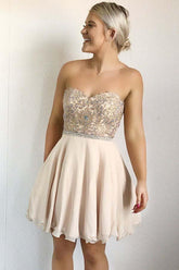 A-Line Sweetheart Pearl Pink Chiffon Homecoming Dress with Beading