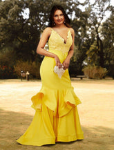 Meerjungfrau/Trompete Abendkleid Übergröße Kleid Hochzeitsgast Verlobung Bodenlang Ärmellos V-Ausschnitt Stretch Chiffon mit Criss Cross Applikationen Stufen