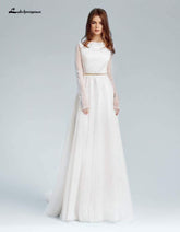 Vestidos de novia sencillos de corte A y modestos con mangas largas de NumberSea