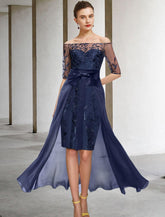 Zweiteiliges Etuikleid/Säulenkleid für die Mutter der Braut, formelle Hochzeitsgäste, Sparkle & Shine, elegantes, schulterfreies, knielanges Chiffon-Spitzenkleid mit Pailletten, halbe Ärmel mit Schleifenapplikationen