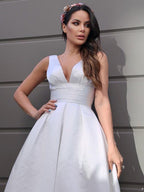 Brautkleider A-Linie/Princess-Linie Satin Gerafft V-Ausschnitt Ärmellos Länge