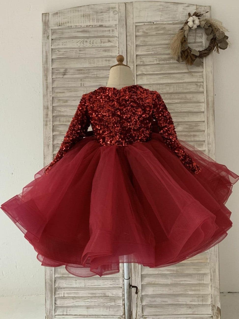 Festliches Partykleid aus Tüll mit tiefem V-Ausschnitt und Pailletten, knielang 