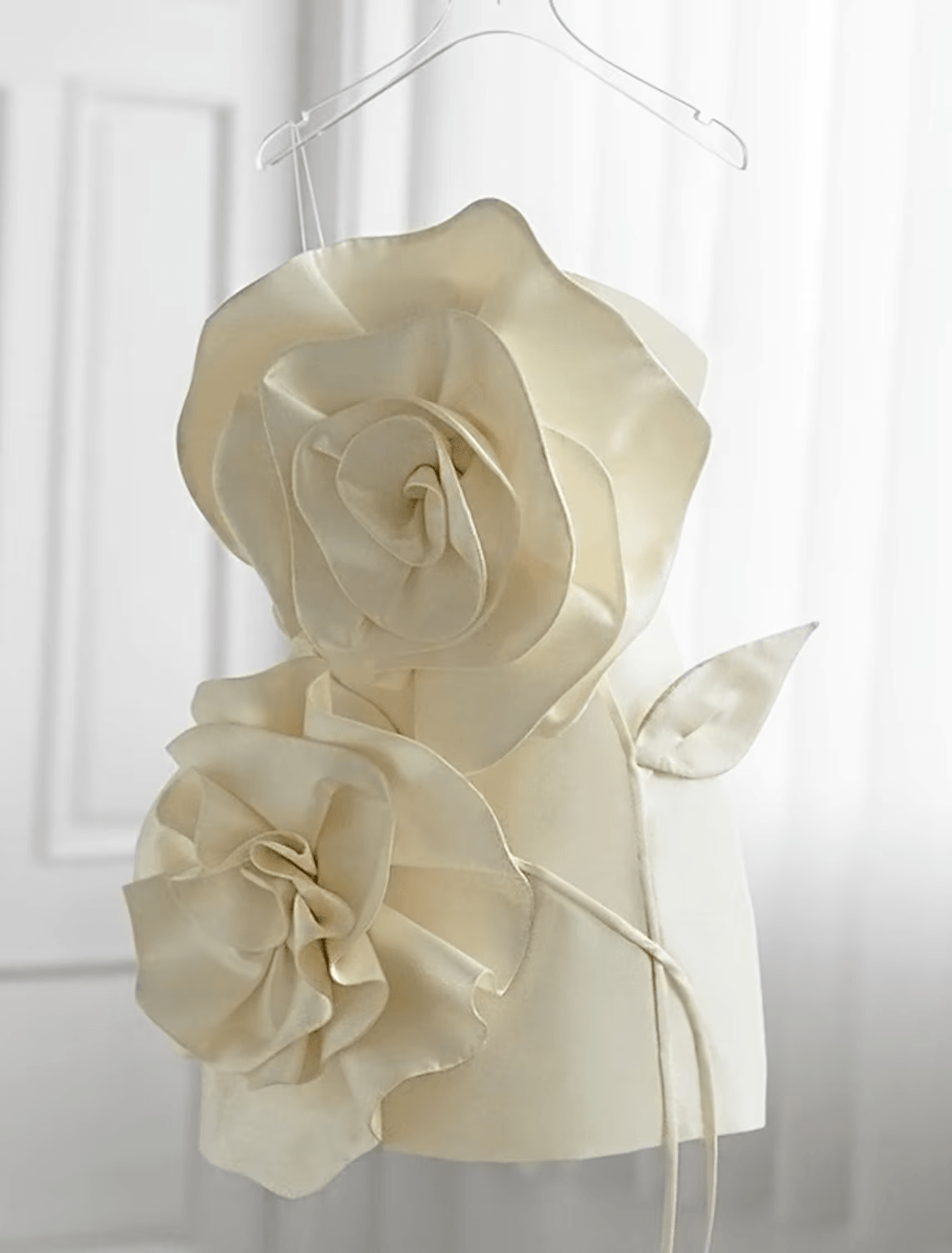 Etui-Linie Homecoming-Kleider Blumenkleid Partykleidung Kurz/Mini Ärmellos Trägerlos Satin mit Rüschen