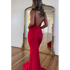 Vestido de fiesta de sirena con tirantes finos, escote en V y espalda descubierta en rojo
