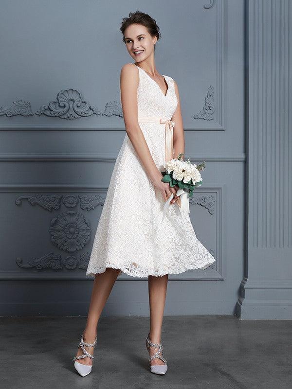 Vestidos de novia Princesa Escote en V Sin mangas Hasta la rodilla Encaje