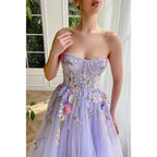 Vestido de noche largo de tul con apliques florales y sin tirantes, corte A
