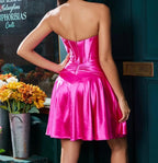 Homecoming-Kleider, trägerlos, ausgeschnitten, A-Linie, kurzes Kleid aus Stretch-Satin