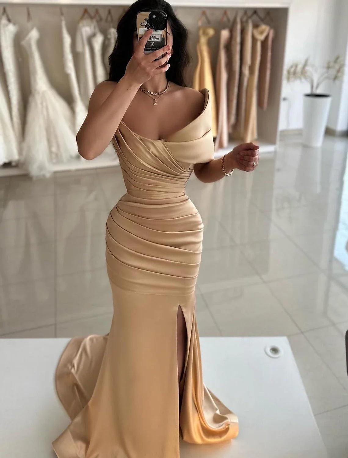Elegantes Kleid, formeller Abschlussball, bodenlang, ärmellos, schulterfrei, Satin mit gerüschtem Schlitz, Abschlussballkleider