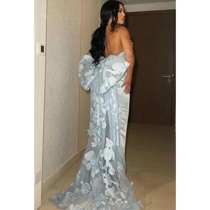 Vestido de fiesta largo con cola de barrido y lazo de tul sin tirantes