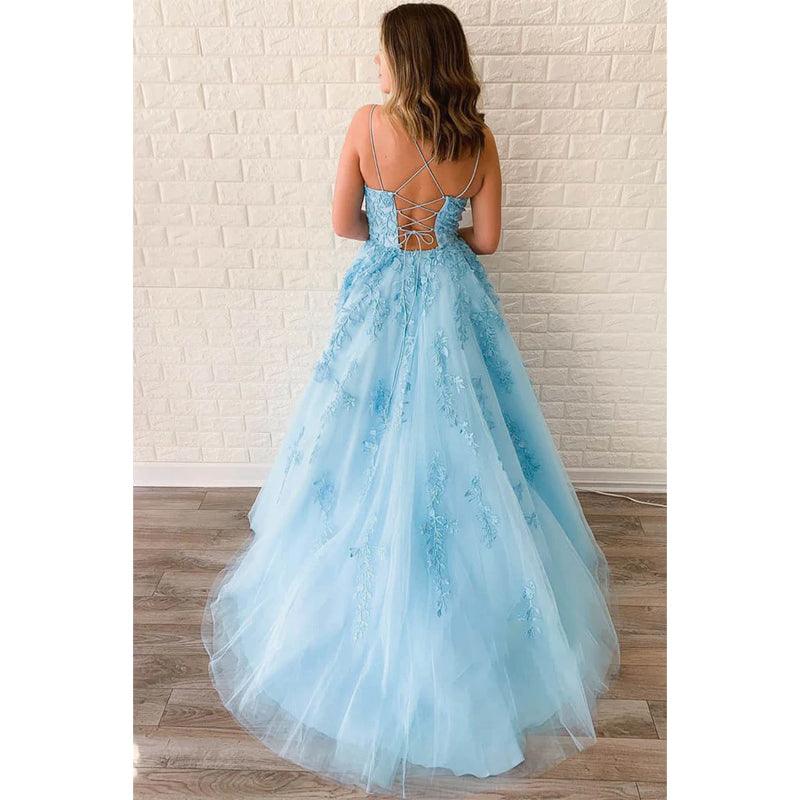 Vestido de fiesta largo con escote en A y apliques de tul azul cielo 