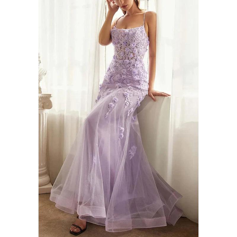 Vestido de noche largo de sirena con tirantes finos, apliques florales y tul transparente