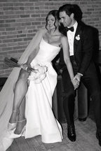Vestidos de novia de satén blanco, corte A, sin tirantes y con abertura