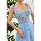 Glamouröses und dramatisches, quadratisches A-Linien-Ballkleid mit Tüllapplikationen und Blumenmuster