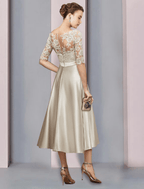 Vestido de madre de la novia con corte tubo/columna para invitados de boda, elegante, escote redondo, largo hasta la rodilla, encaje satinado, media manga con lazo(s) y pliegues.