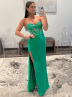 Vestido de fiesta tubo sin tirantes escote corazón largo con abertura