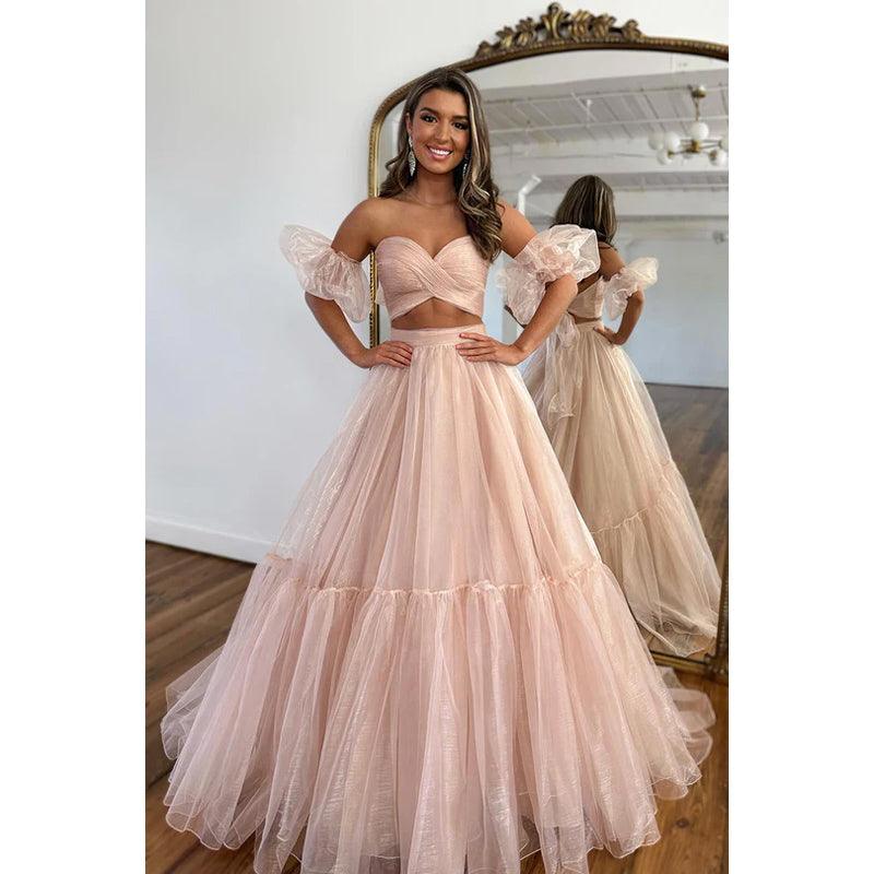 Vestido de noche largo de tul fruncido sin tirantes y escote en forma de A