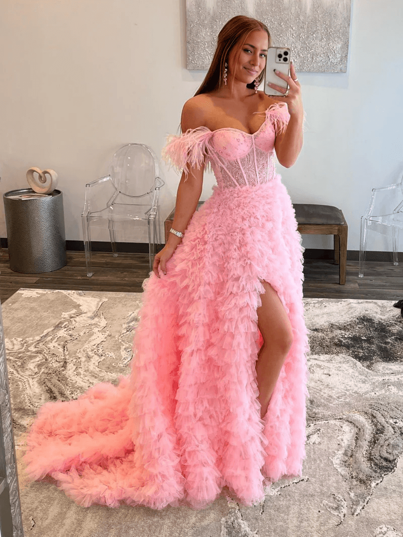 Vestido de fiesta de corte A con escote en forma de corazón, de tul escalonado y largo con abertura