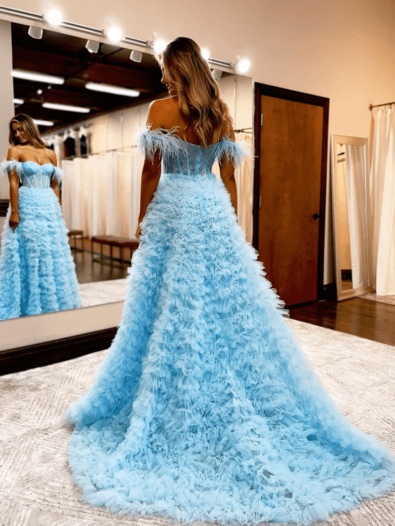 Vestido de fiesta de corte A con escote en forma de corazón, de tul escalonado y largo con abertura