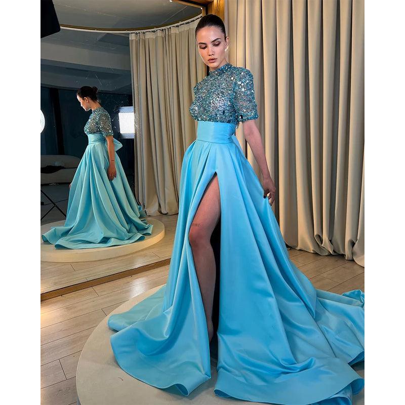 Vestido de fiesta único con escote alto, cuentas, media manga, brillante y abertura 