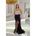 Vestido de noche largo con escote en forma de corazón, tirantes y cuentas