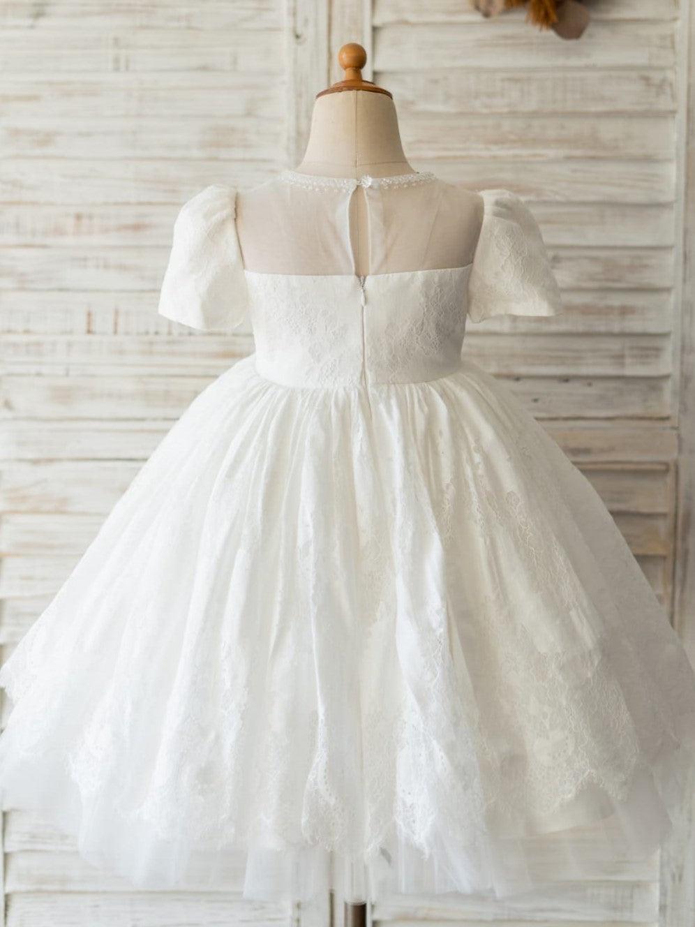 Knielanges Spitzenkleid für die Erstkommunion 