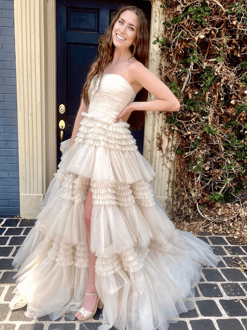 Vestido de fiesta largo de tul sin tirantes, corte A y volantes escalonados