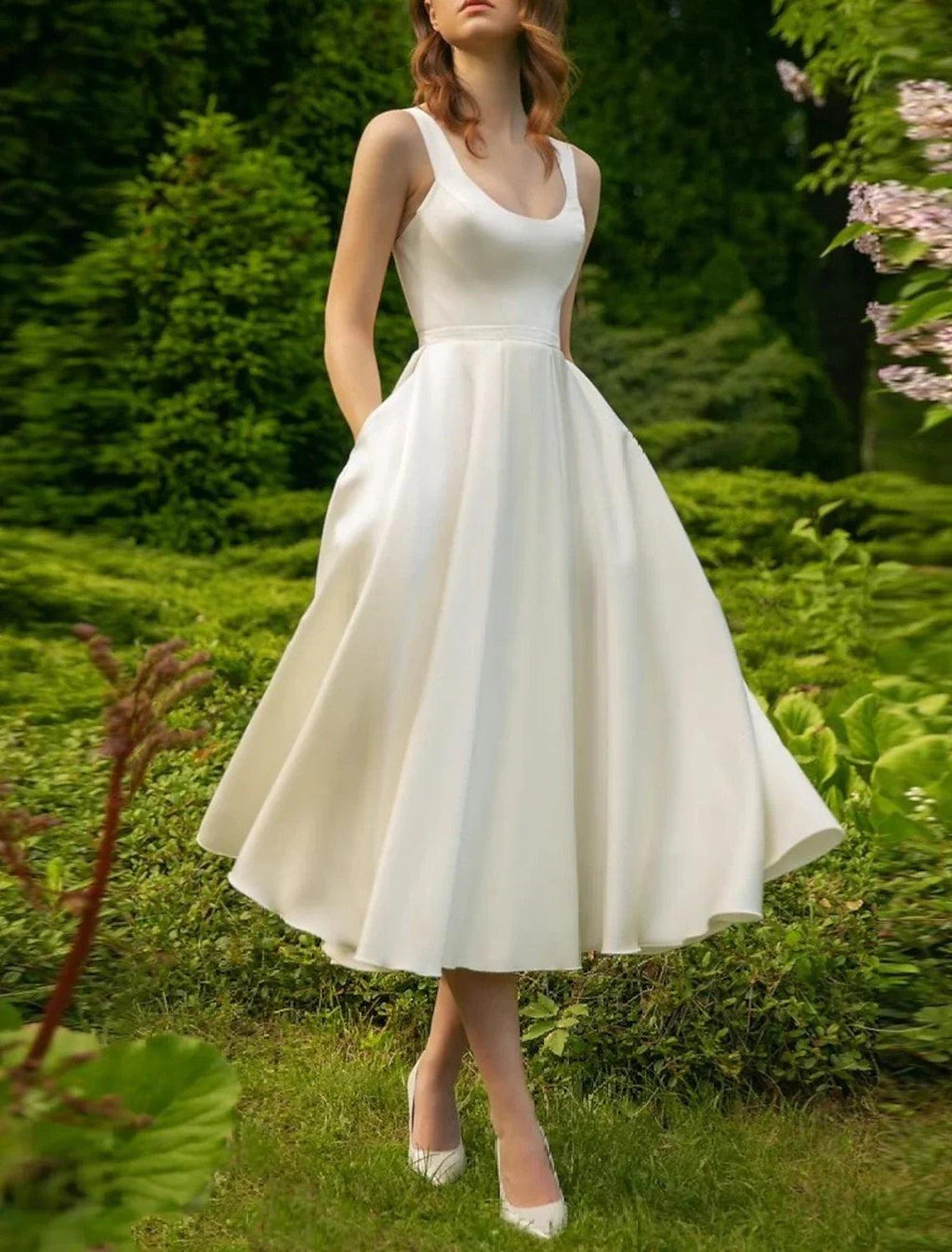 Vestidos de novia de satén con pliegues, corte A, escote redondo, sin mangas, largo hasta la rodilla, color liso
