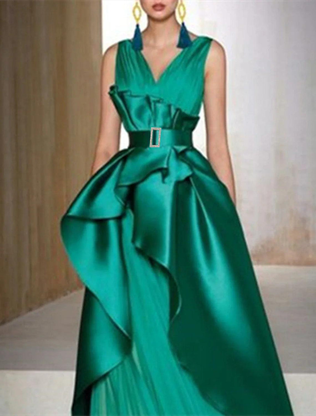 Kleid Elegantes formelles Hochzeitsgast-Abendkleid in Bodenlänge, ärmellos, V-Ausschnitt, Chiffon mit Gürtel und Rüschen