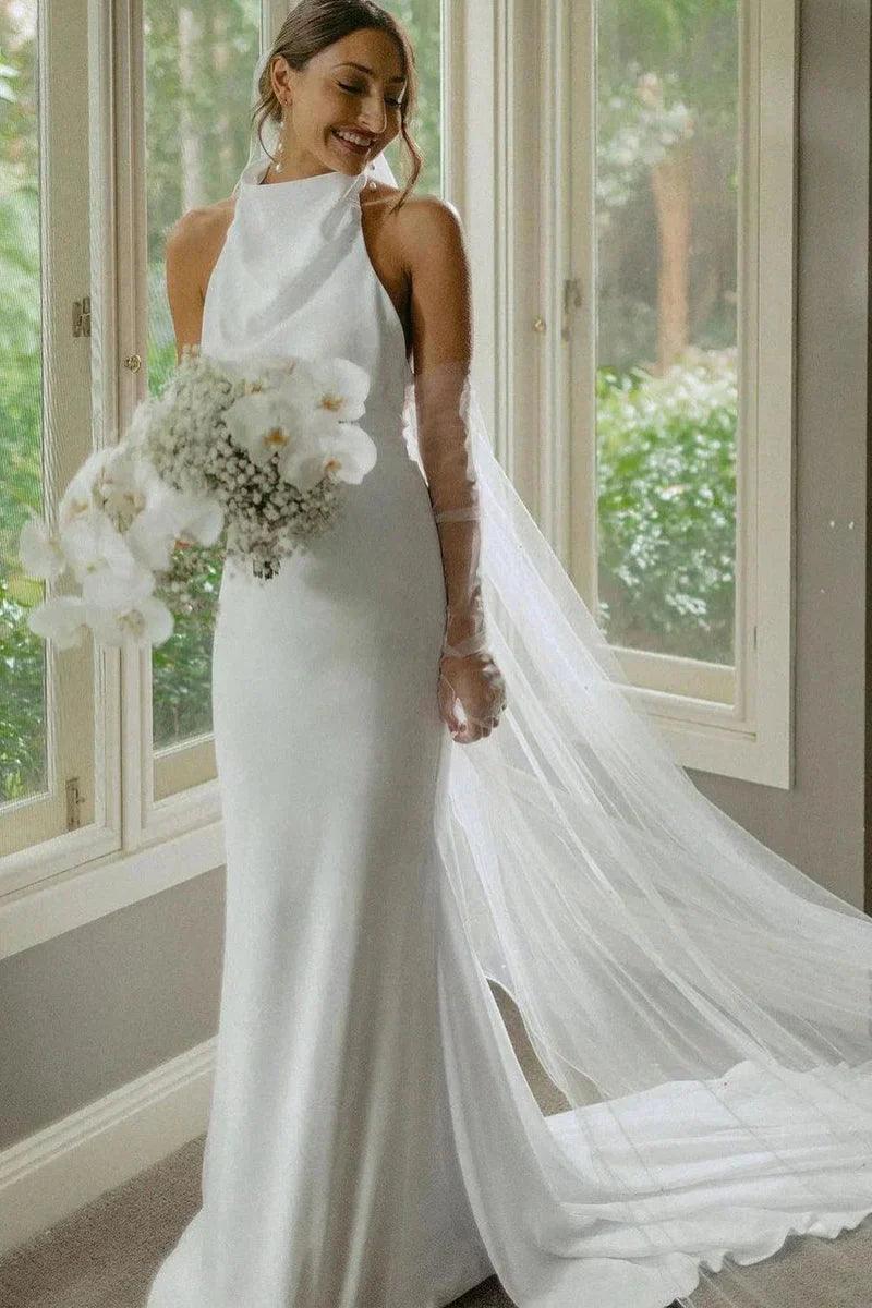 Vestidos de novia elegantes de sirena, blanco, con cuello halter y satén.