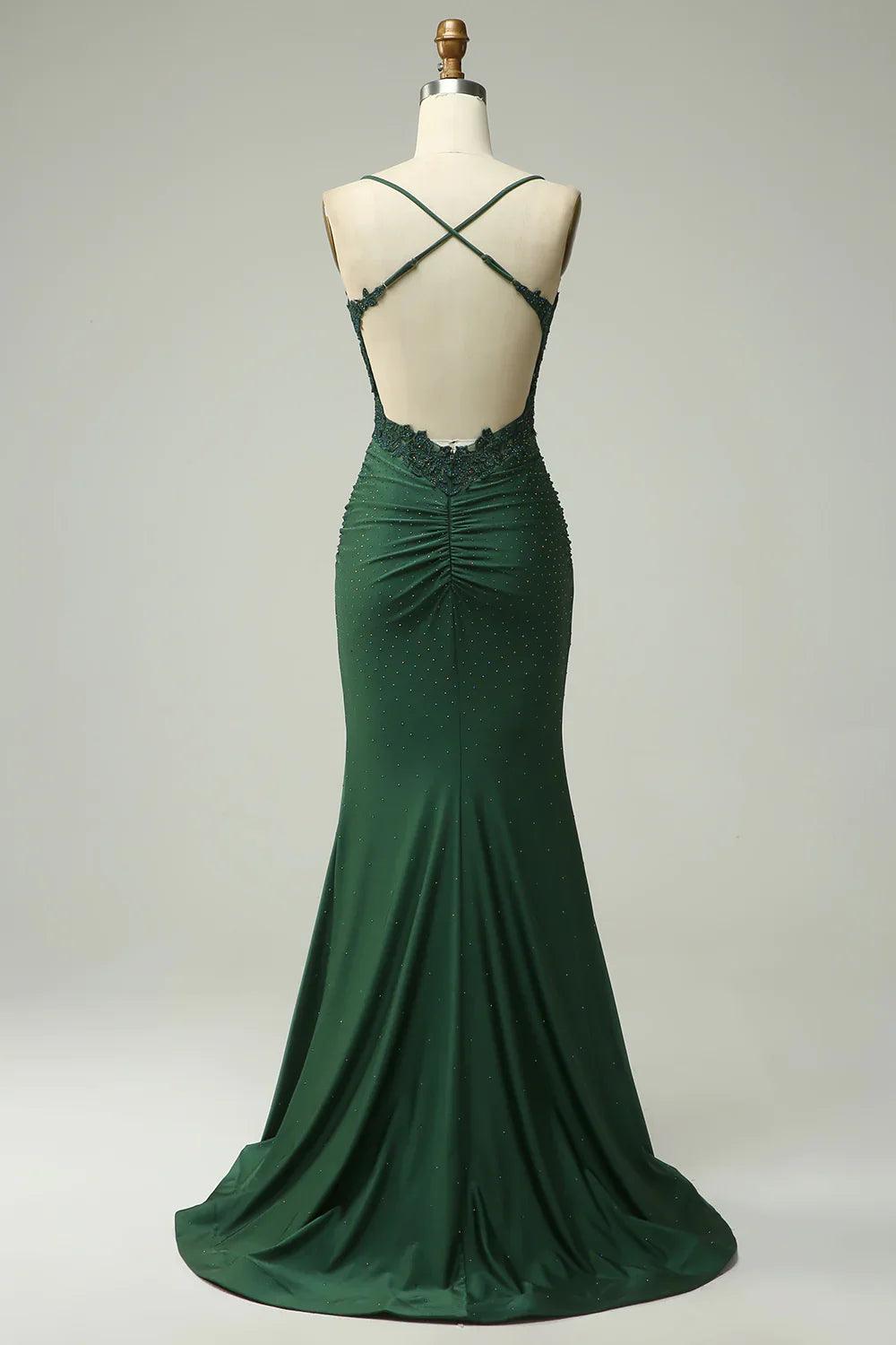 Vestido de fiesta largo verde oscuro con cuello halter y apliques de cuentas de sirena 