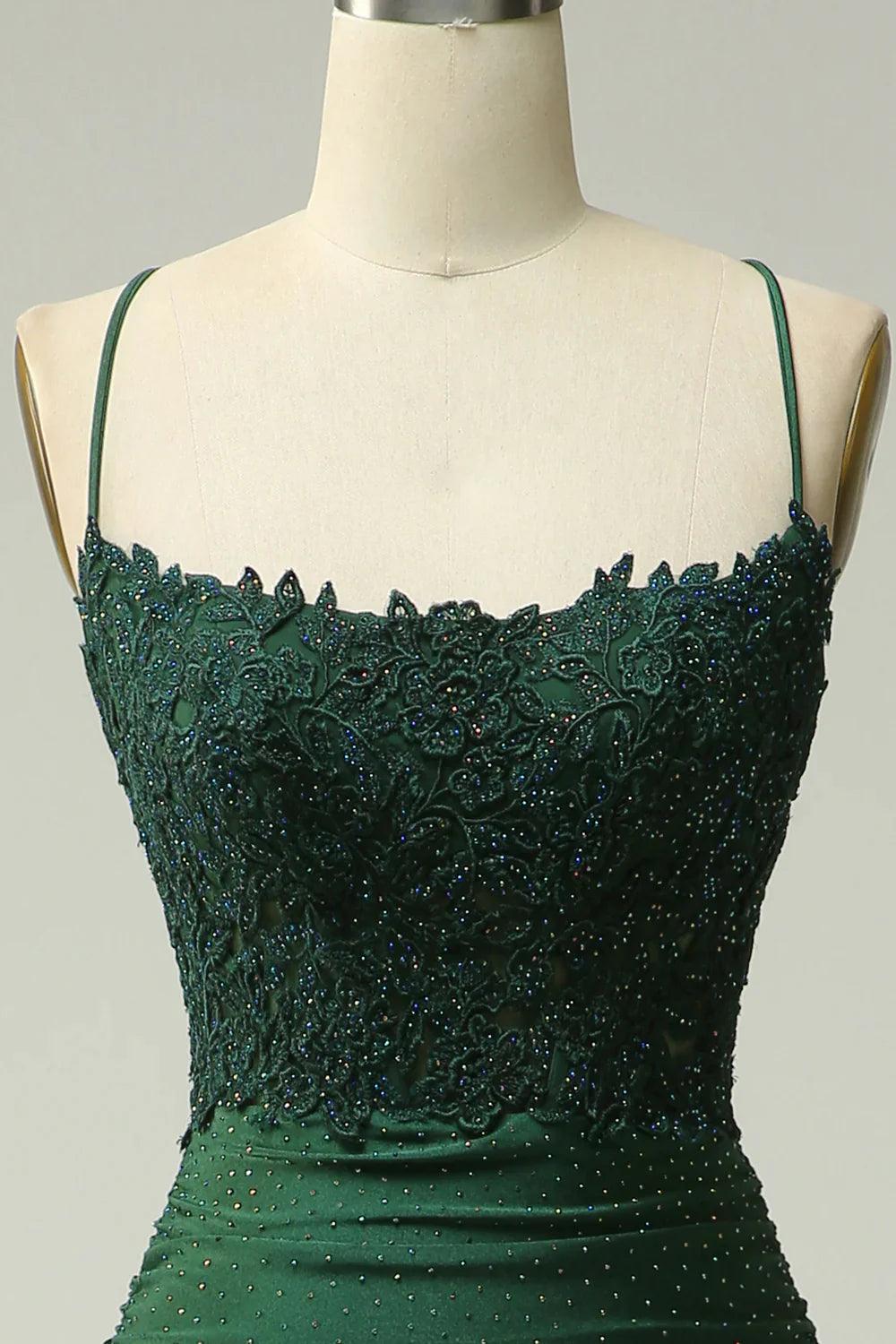 Vestido de fiesta largo verde oscuro con cuello halter y apliques de cuentas de sirena 