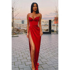 Langes Ballkleid mit Spaghettiträgern und hohem Schlitz für Damen