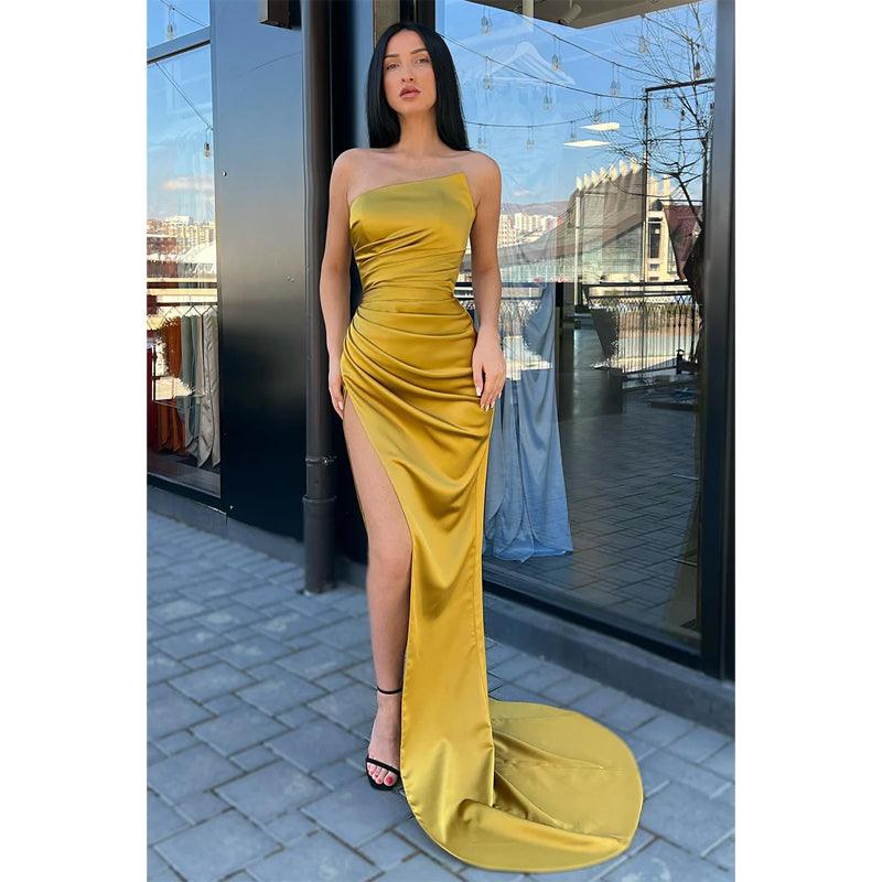 Vestido de fiesta largo con pliegues y abertura alta sin tirantes 