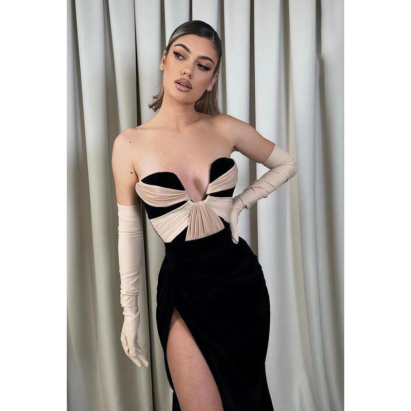 Vestido de noche largo de satén fruncido sin tirantes y cuello en V para graduación