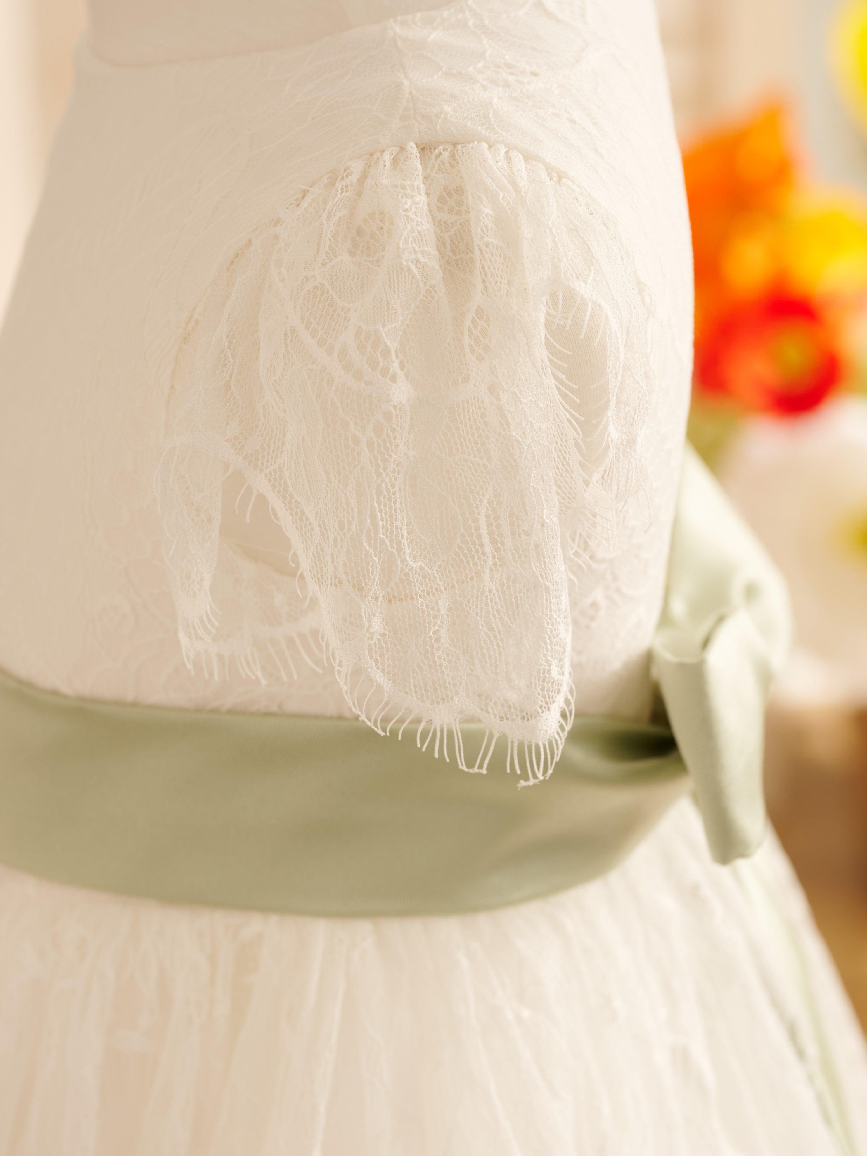 Vestido de niña de las flores de primera comunión color marfil con encaje 