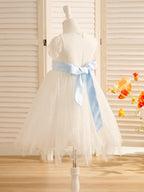 Vestido de niña de las flores de primera comunión color marfil con encaje 