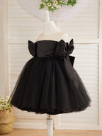Vestido de tul negro hasta la rodilla con hombros descubiertos para niña 