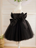 Vestido de tul negro hasta la rodilla con hombros descubiertos para niña 