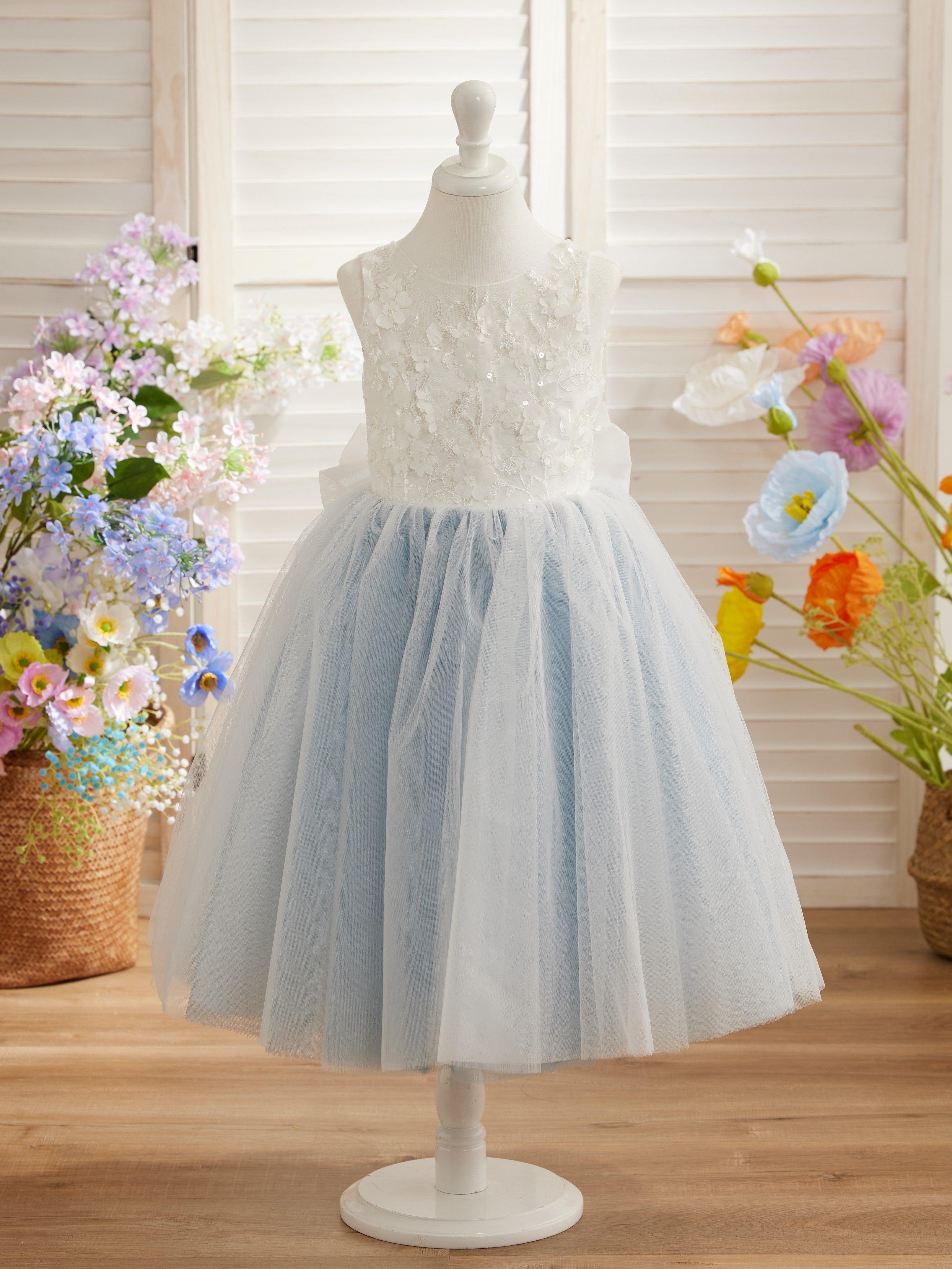 Wadenlanges Kleid aus floraler Spitze mit großer Schleife 
