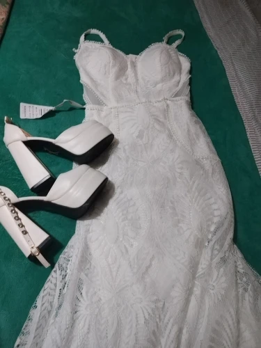 Numbersea Willowby Böhmisches Spitzen-Brautkleid, echtes Foto