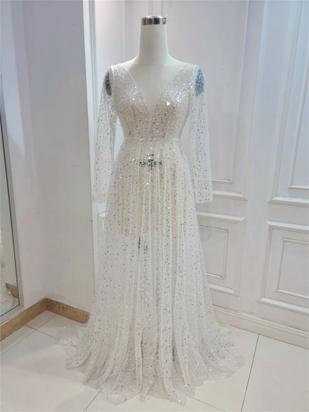 Vestido de novia NumberSea con encaje brillante, corte A, escote en V profundo, mangas largas transparentes, MW572
