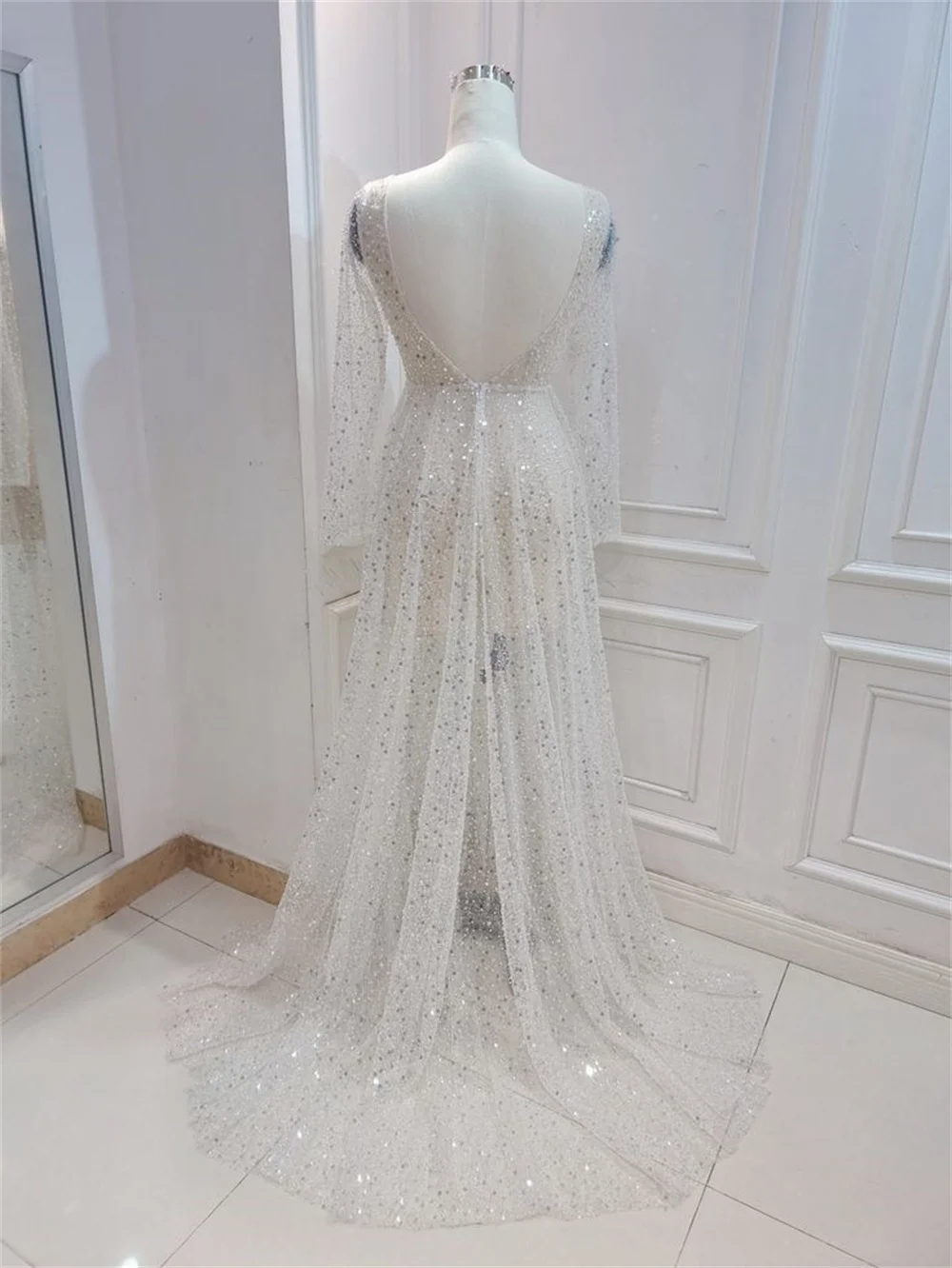 Vestido de novia NumberSea con encaje brillante, corte A, escote en V profundo, mangas largas transparentes, MW572