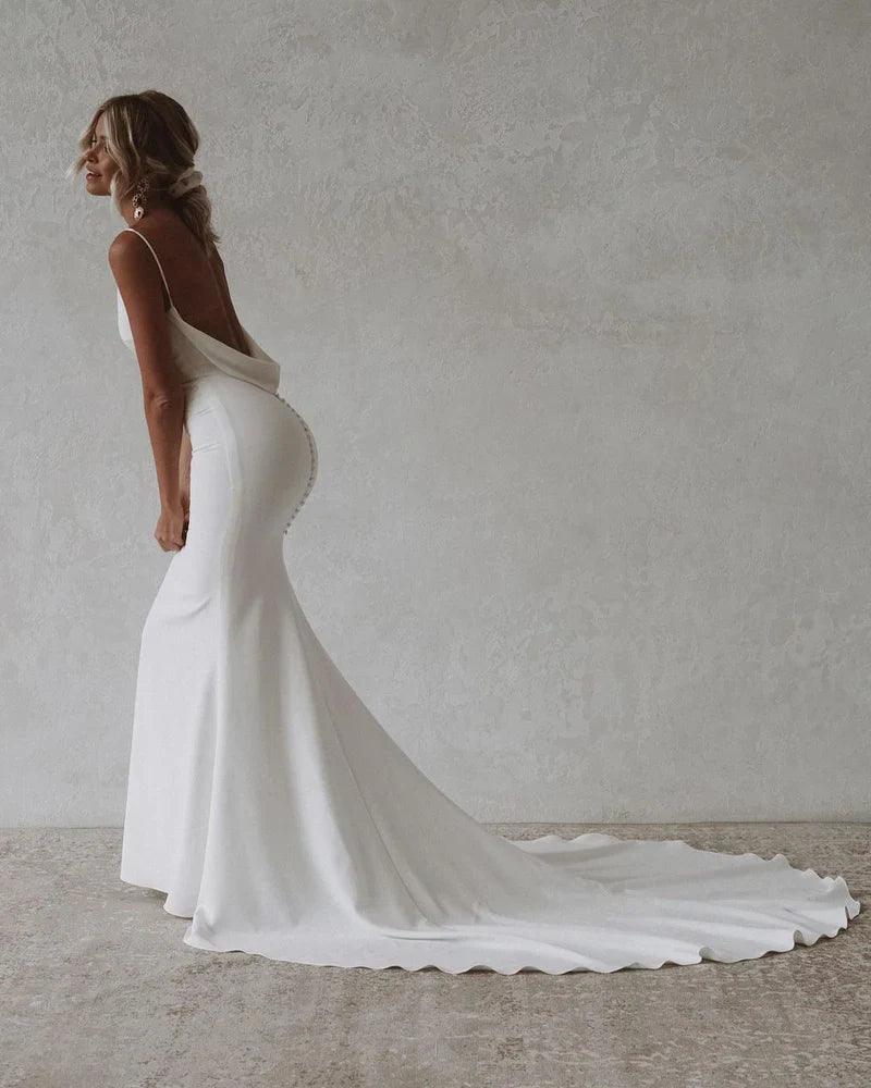 Vestidos de novia elegantes de sirena con escote en V y satén elástico largo