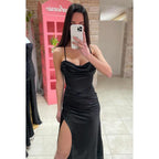 Vestido clásico de fiesta de noche con corte tubo y tirantes finos y abertura lateral