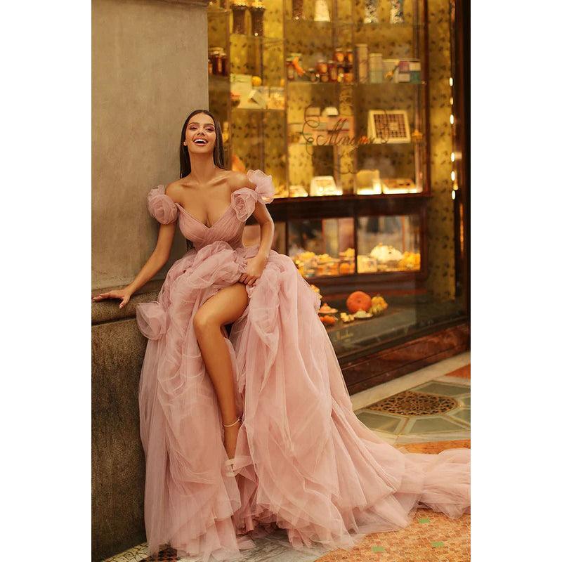 Schulterfreies Ballkleid mit V-Ausschnitt und Rüschen aus Tüll mit Blumenmuster, Abschlussball, Abendkleid