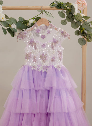Lila Prinzessinnen-Ballkleid aus Tüll mit Blumenapplikationen und Perlen für Mädchen 