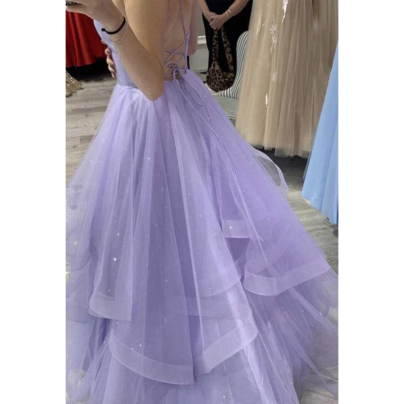Vestido de fiesta largo de tul brillante con escote en V y tirantes finos en forma de A