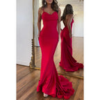 Vestido de fiesta de sirena con tirantes finos, escote en V y espalda descubierta en rojo